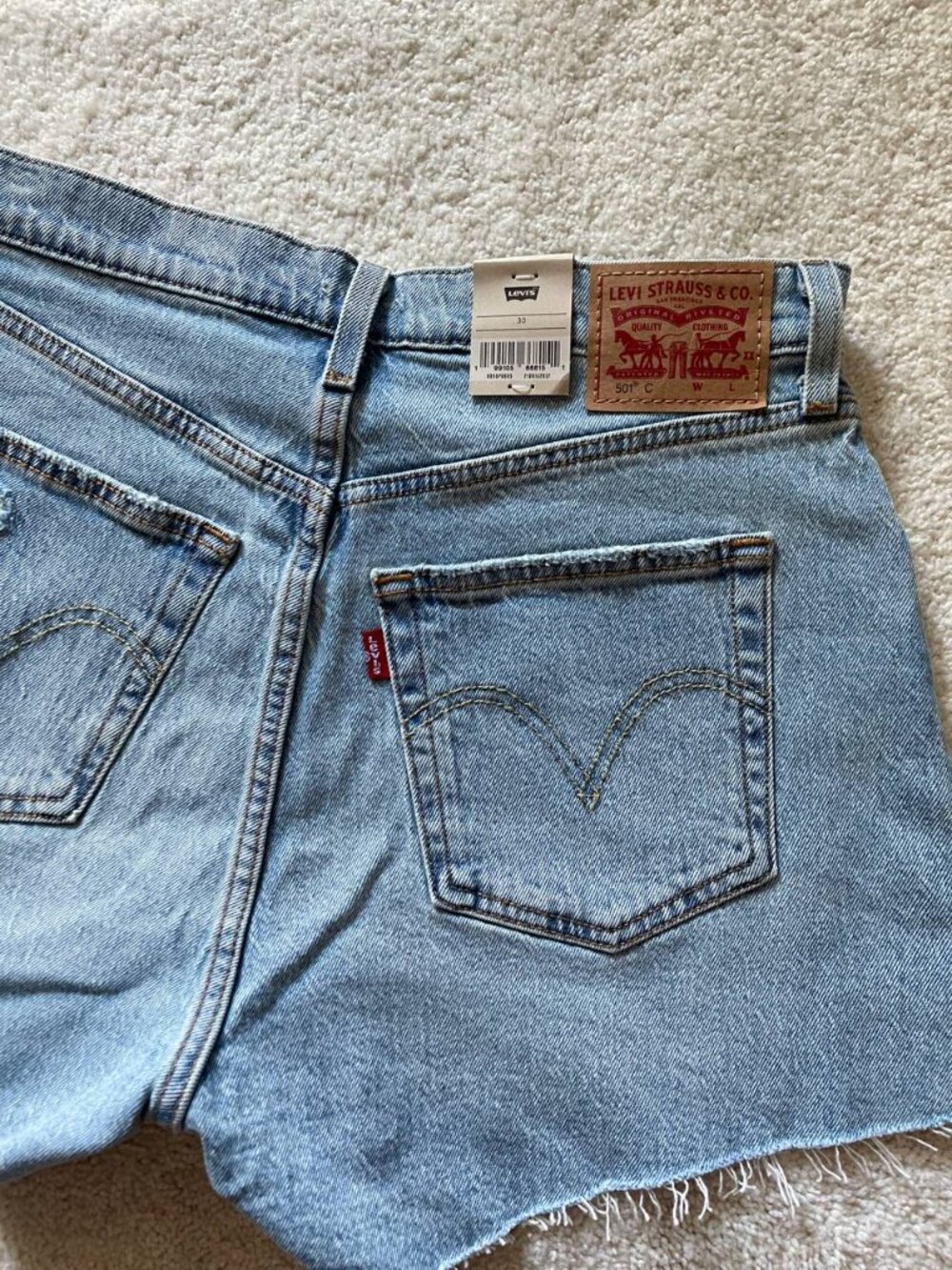 NWT Levi's 501 Mid Rise Curve Stretch Women’s Shorts Size 30 - Picture 4 of 10